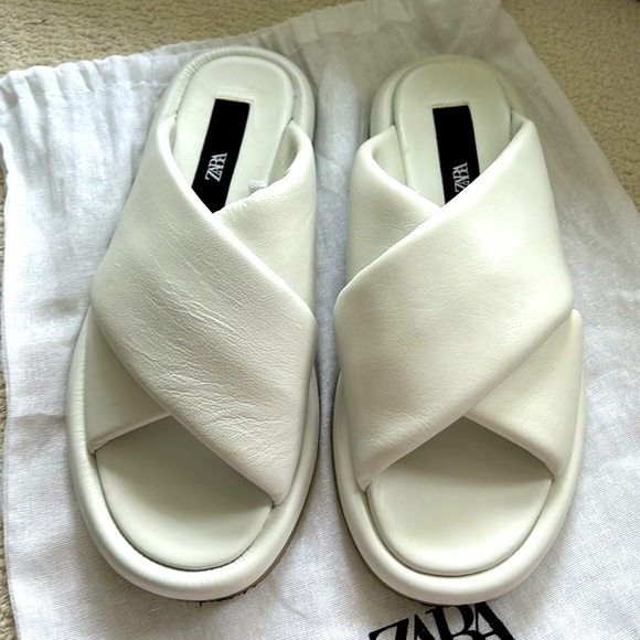 Leather sandals - Picture 2 of 3